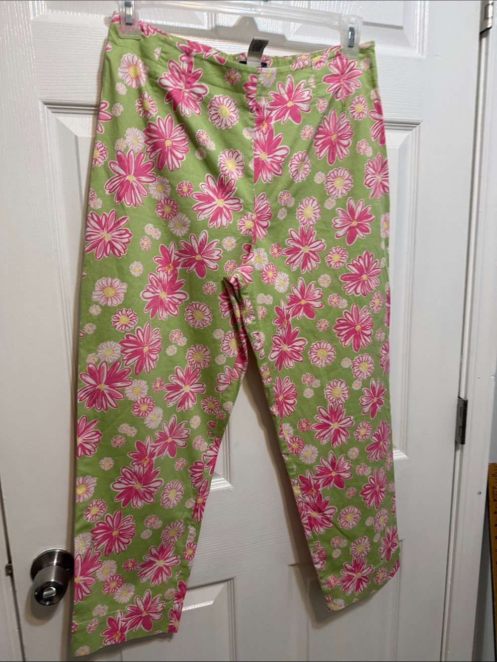 Vintage Women’s Floral Capris in Green & Pink
